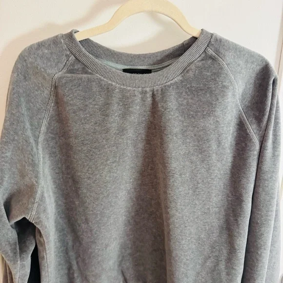 CARBON 38 Raglan Grey Pullover in Velour - Picture 3 of 7